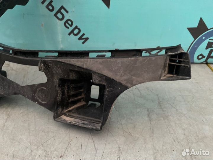 Кронштейн бампера задний правый Mercedes-Benz