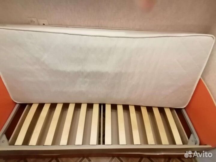 Кровать подростковая