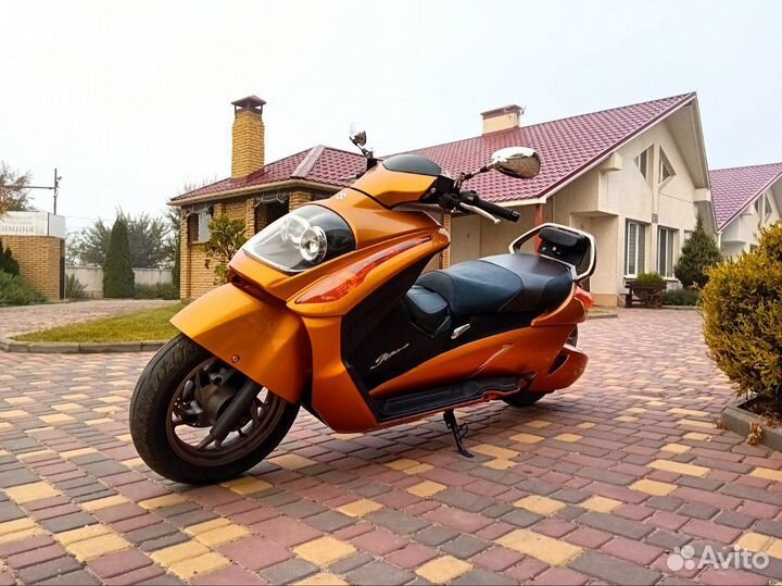 Suzuki gemma 250