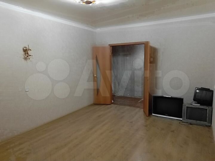 4-к. квартира, 85 м², 1/9 эт.