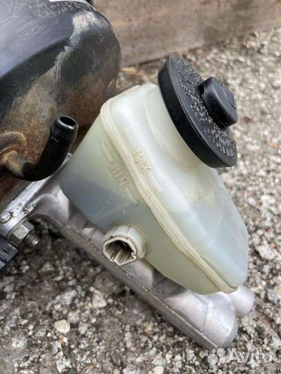 Главный тормозной цилиндр Toyota Cresta jzx100