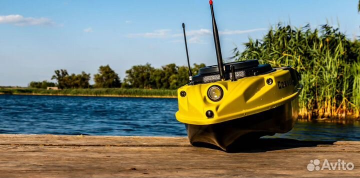 Рыболовный кораблик для завоза прикормки