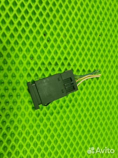 Кнопка обогрева заднего стекла VW Passat B5