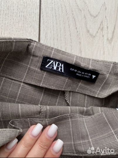 Юбка шерты в клетку со складками zara