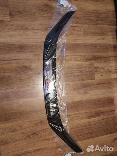 Дефлектор капота для Granta (Voron Glass mukh0325)