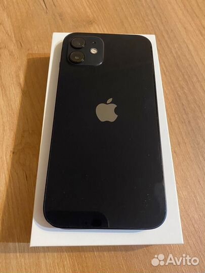 iPhone 12, 64 ГБ