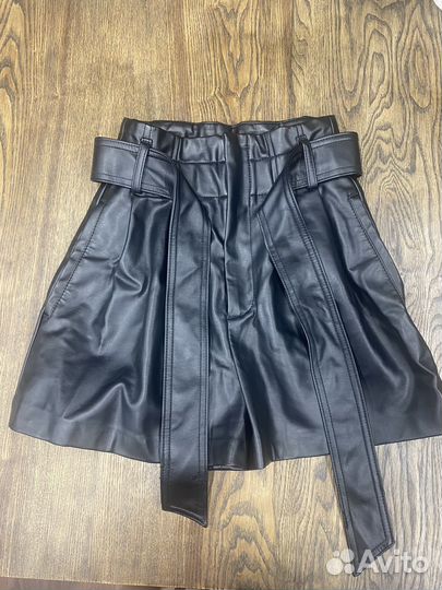 Кожаные шорты новые
