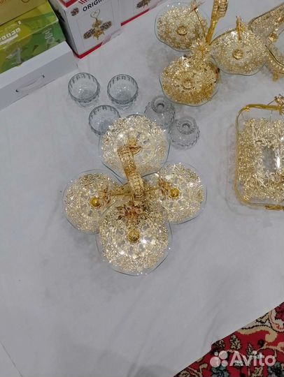 Конфетница наличии ваза золотисти