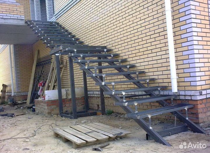 Лестницы Металлокаркасные