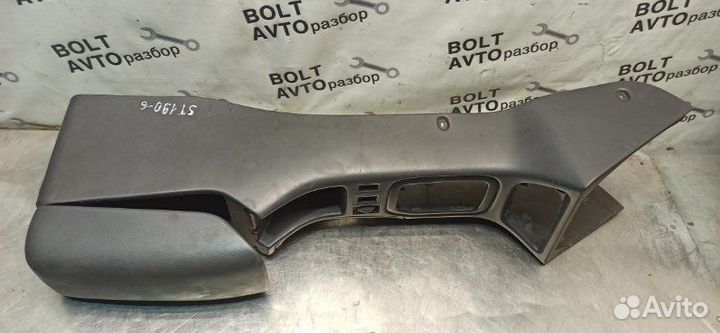 Консоль между сидениями (подлокотник) Toyota