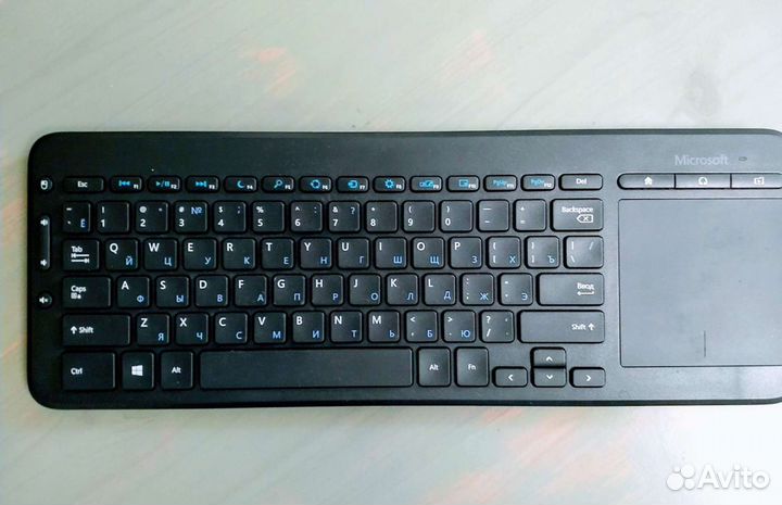 Смарт-клавиатура Microsoft (mint condition