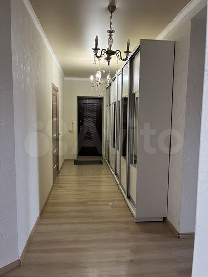 3-к. квартира, 91 м², 8/8 эт.