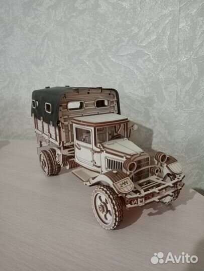 Машина / корабль из дерева