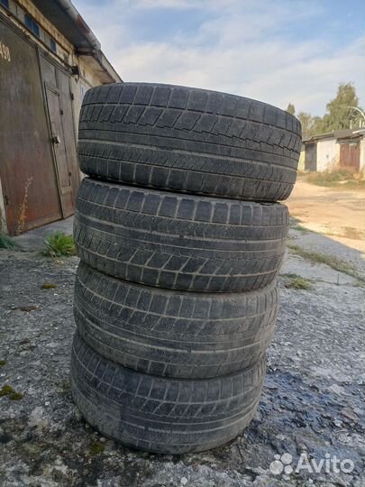 Bridgestone Blizzak VRX 245/45 R18 118B