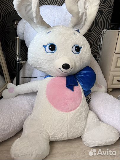 Большая мягкая игрушка заяц