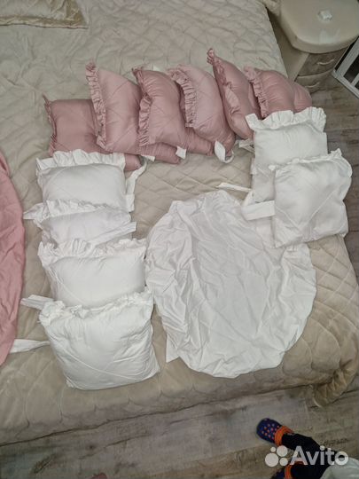 Бортики в детскую кроватку бу с простыней