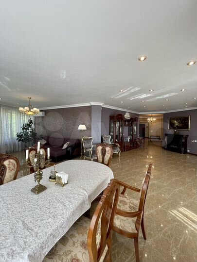 3-к. квартира, 220,7 м², 3/8 эт.