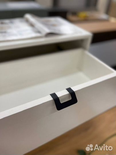 Комод белый с ящиками