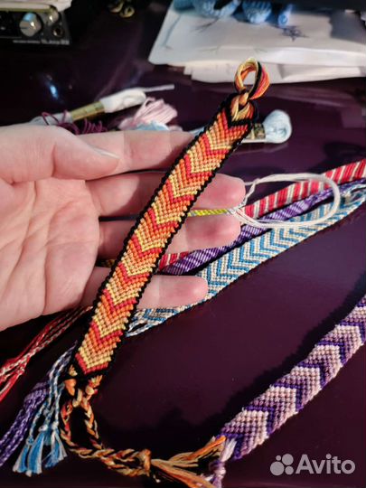 Фенечки из мулине и бисера