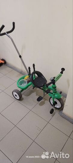 Трехколесный велосипед