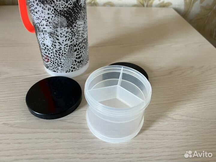 Спортивная бутылка для воды H&M