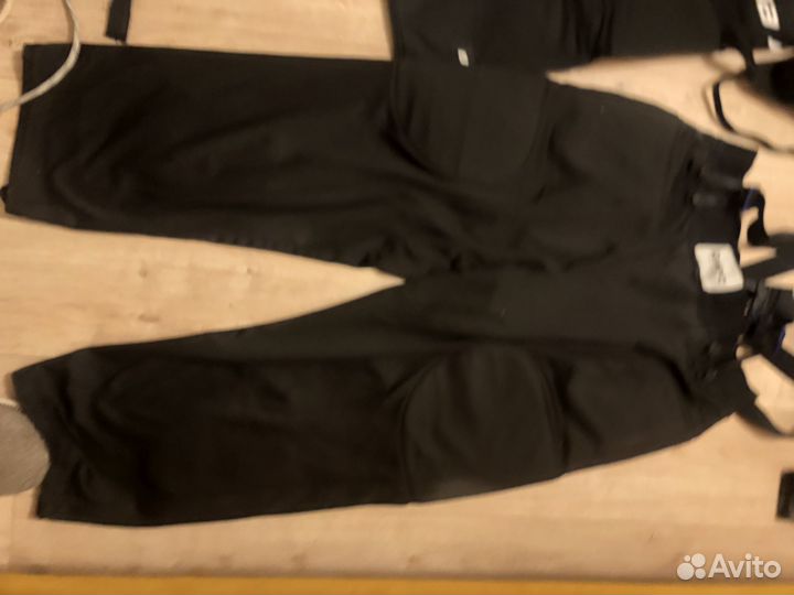 Штаны и майка хоккейного судьи