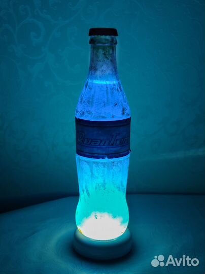 Nuka cola quantum с подставкой из игры Fallout