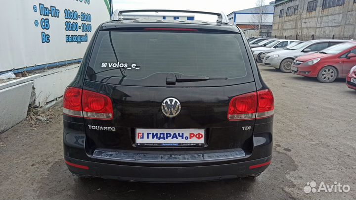 Опора заднего амортизатора Volkswagen Touareg 7L04