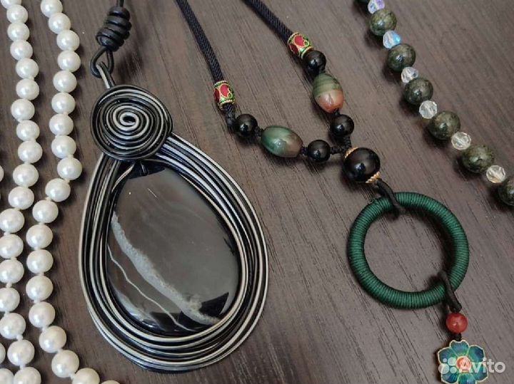 Бусы из натуральных камней