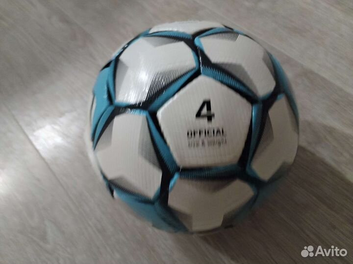 Футбольный мяч новый