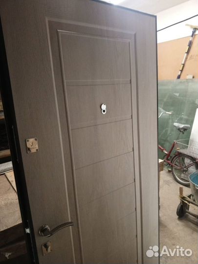 Входная дверь в отличном состоянии