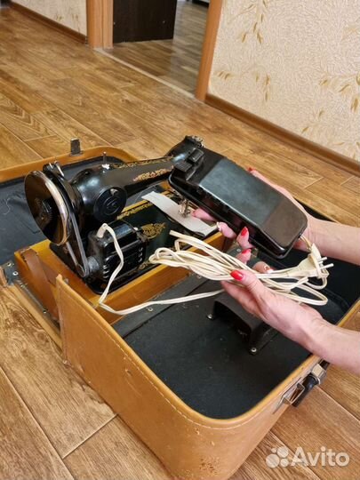 Машина швейная бытовая 2М-35 класса