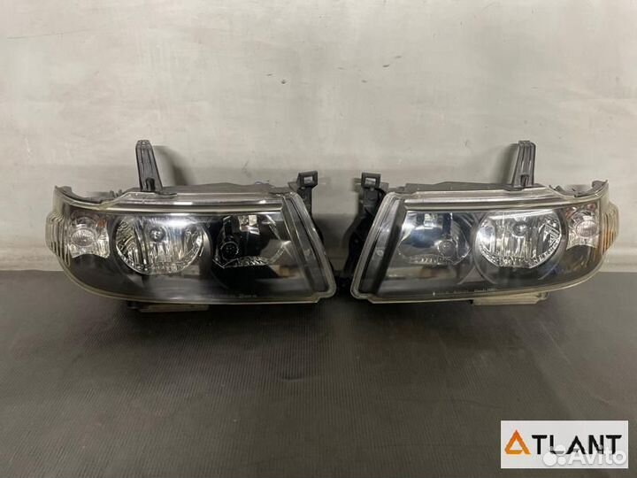 Фара mazda bongo friendee