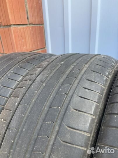 Pirelli P Zero 225/35 R20 и 255/30 R20 92Y