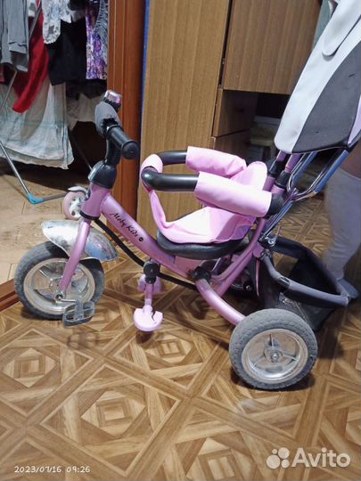 Велосипед с ручкой