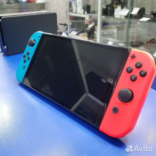 Игровая консоль Nintendo Switch oled (Прошитая )