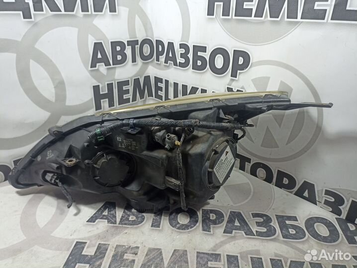 Фара правая ксенон Honda CR-V 3