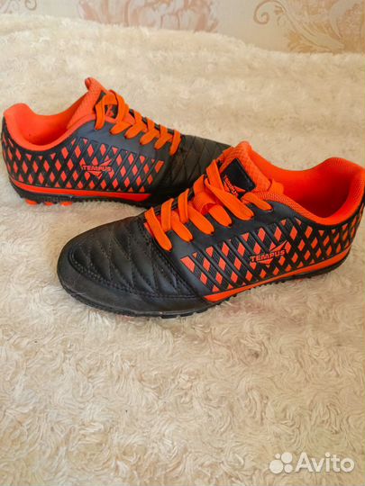 Детские футбольные бутсы 33 размер