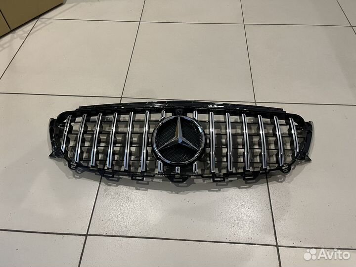 Решетка в бампер Mercedes W213 GT новая w213