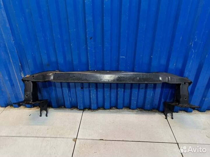 Усилитель бампера передний Volkswagen Touareg 1