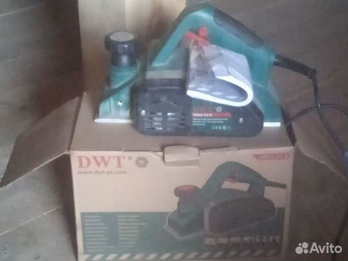 Электрорубанок DWT