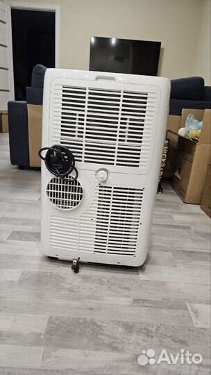 Мобильный кондиционер Electrolux eacm-11CL/N3