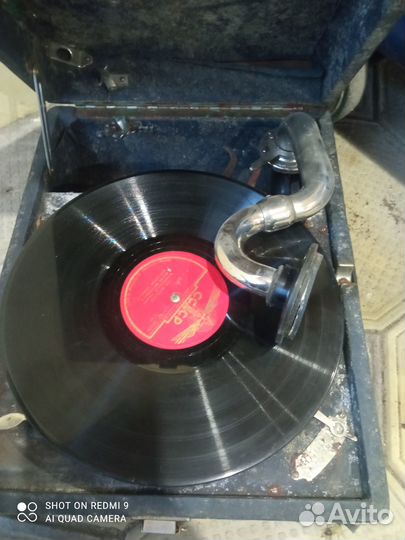 Ретро патефон