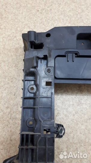 Рамка радиатора передняя Volkswagen Polo CK