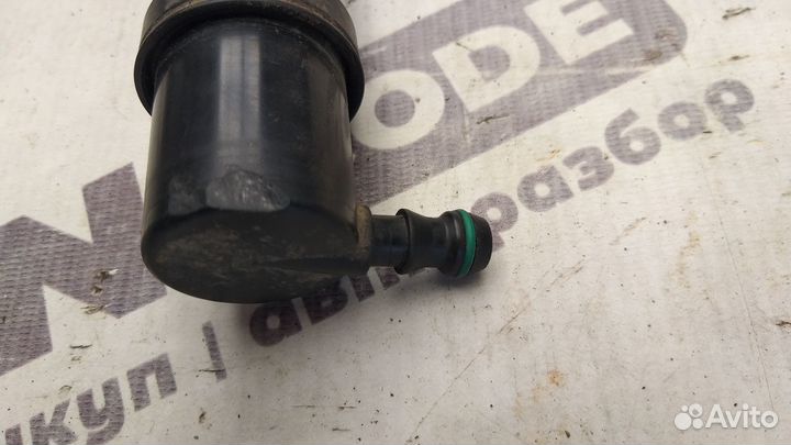 Форсунка омывателя правой фары Ford Kuga 1