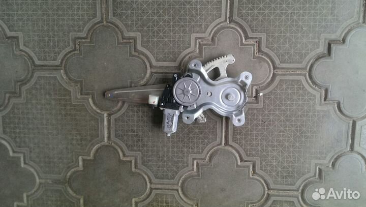 Эл.стеклоподъемник задний правый Mitsubishi P