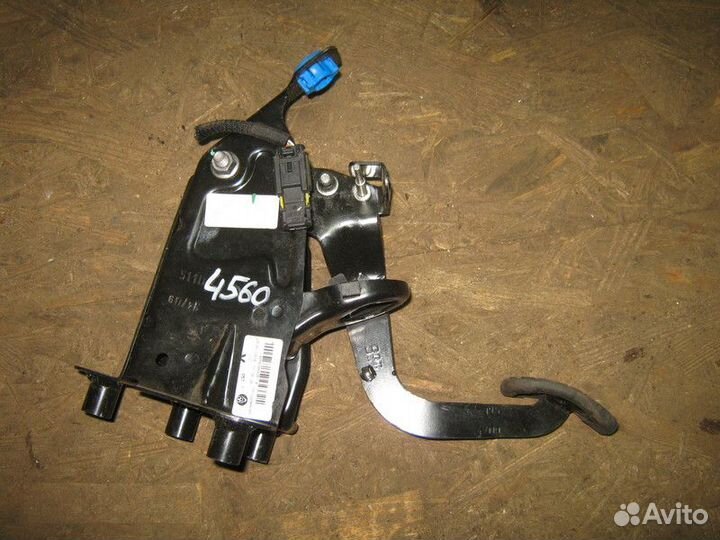 Педаль сцепления Renault Megane 3