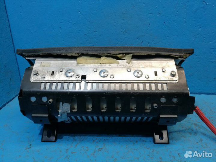 Подушка безопасности в торпедо Mitsubishi Galant 7