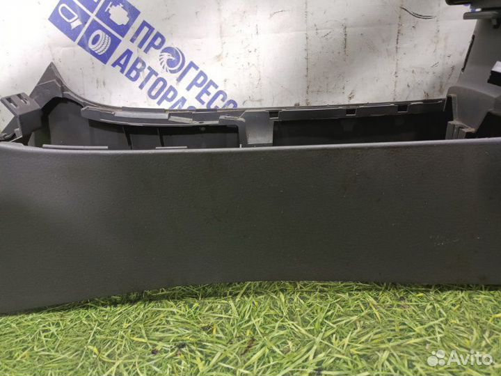 Подлокотник Mazda 6 Gg седан 1.8 L8 2004