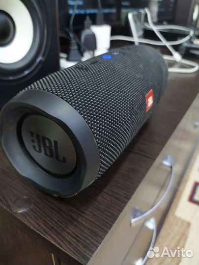 Колонка jbl charge 3
